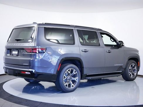 Used 2023 Jeep Wagoneer Series III w/ Preferred Equipment Group image 3