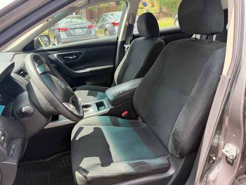 Used 2015 Nissan Altima 2.5 S w/ Sport Value Package FWD image 4