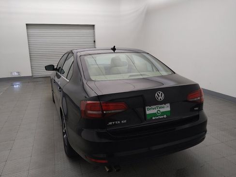 Used 2017 Volkswagen Jetta SE FWD image 6