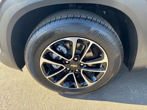 Used 2025 Chevrolet TrailBlazer LT FWD image 24