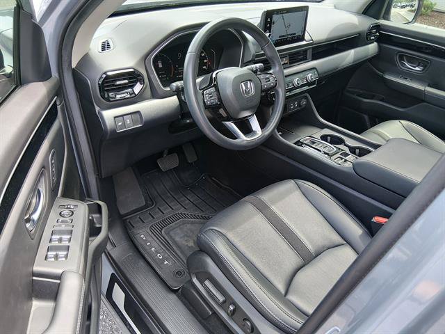 Used 2025 Honda Pilot Touring image 9