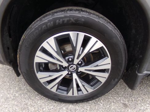 Used 2021 Nissan Rogue SV image 14