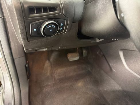 Used 2014 Ford Focus SE FWD image 12
