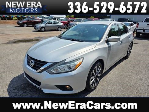 Used 2017 Nissan Altima 2.5 SV FWD image 1