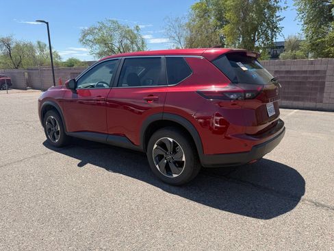 Used 2025 Nissan Rogue SV FWD image 5
