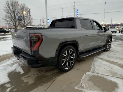 Used 2024 GMC Sierra EV Denali image 8