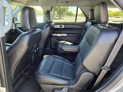 Used 2024 Ford Explorer Limited AWD/4WD image 12