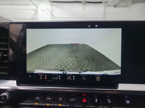 Used 2024 GMC Sierra 1500 SLT w/ SLT Premium Plus Package image 22