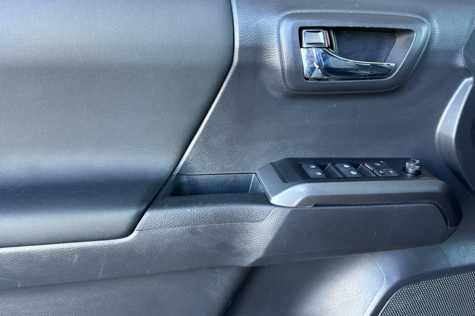 Certified 2023 Toyota Tacoma TRD Off-Road AWD/4WD image 13