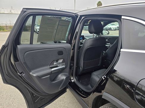 Used 2025 Mercedes-Benz GLA 250 image 17