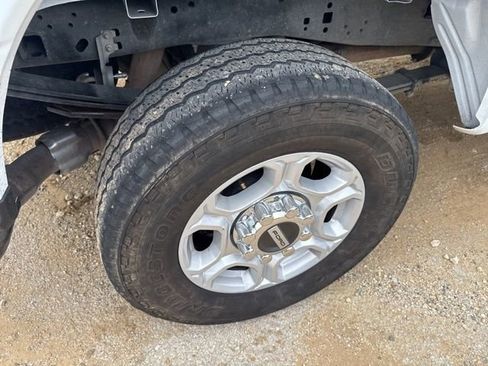 Used 2025 Ford F250 XLT w/ FX4 Off-Road Package image 25