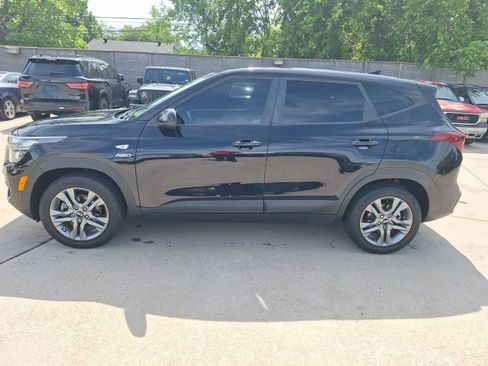 Used 2021 Kia Seltos LX AWD/4WD image 3