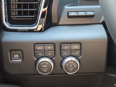 New 2026 GMC Sierra 3500 Denali w/ Denali Reserve Package AWD/4WD image 13