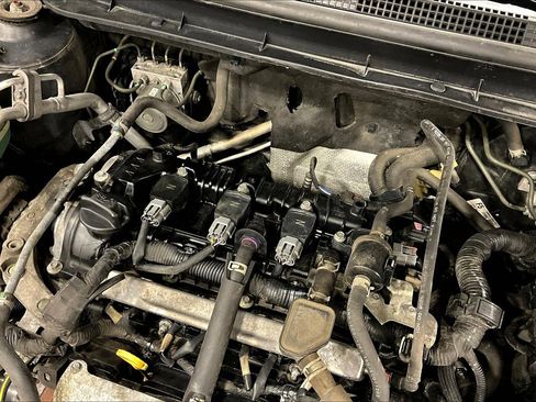 Used 2020 Nissan Kicks S image 31