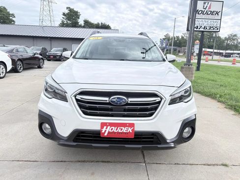 Used 2018 Subaru Outback 3.6R Limited AWD/4WD image 2