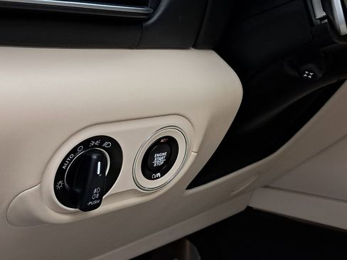 Used 2019 Maserati Levante S image 13