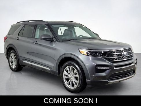 Used 2022 Ford Explorer XLT w/ Equipment Group 202A image 1