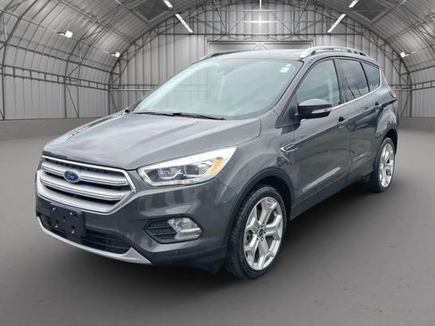 Used 2019 Ford Escape Titanium AWD/4WD image 3