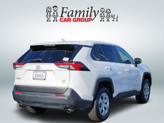 Certified 2025 Toyota RAV4 LE AWD/4WD image 4