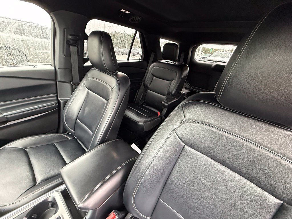 Used 2020 Ford Explorer XLT w/ Equipment Group 202A AWD/4WD image 19