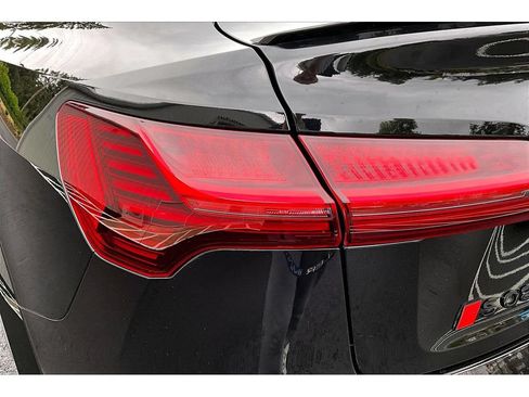 Used 2024 Audi SQ8 e-tron Premium Plus w/ Black Optic Package AWD/4WD image 29