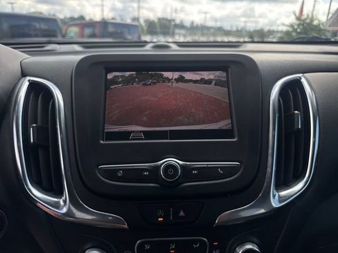 Used 2022 Chevrolet Equinox LT FWD image 19