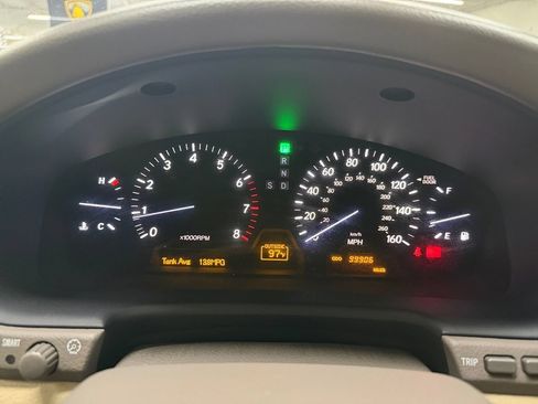Used 2004 Lexus LS 430 w/ Modern Luxury Pkg RWD image 12