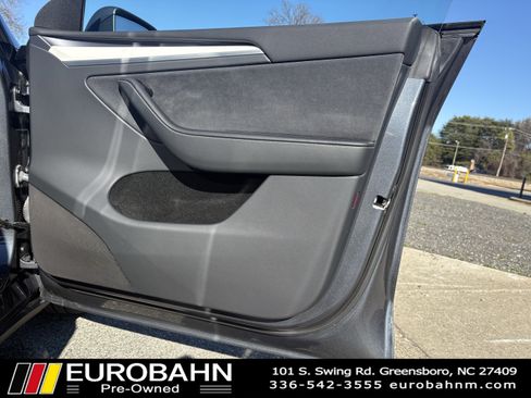 Used 2023 Tesla Model Y Long Range image 17