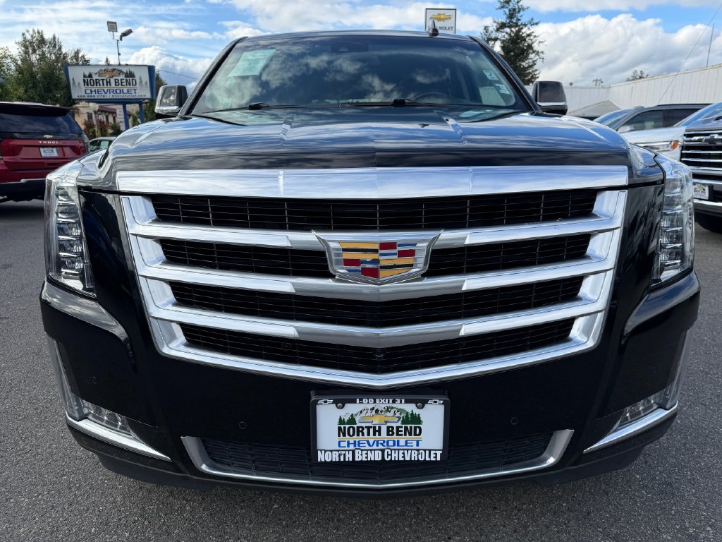 Used 2019 Cadillac Escalade ESV Luxury AWD/4WD image 2