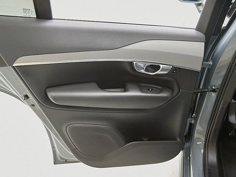 Used 2023 Volvo XC90 B5 Core w/ Climate Package image 19