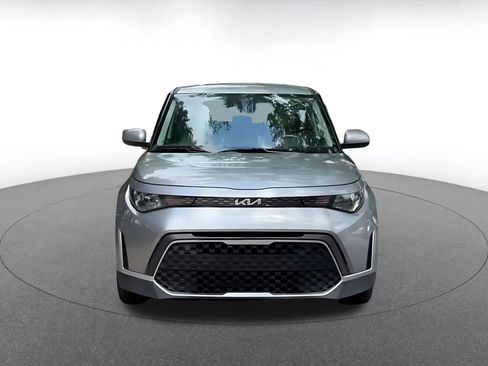 Used 2025 Kia Soul LX w/ LX Technology Package FWD image 4