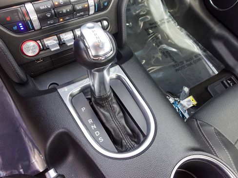 Used 2018 Ford Mustang Premium RWD image 21