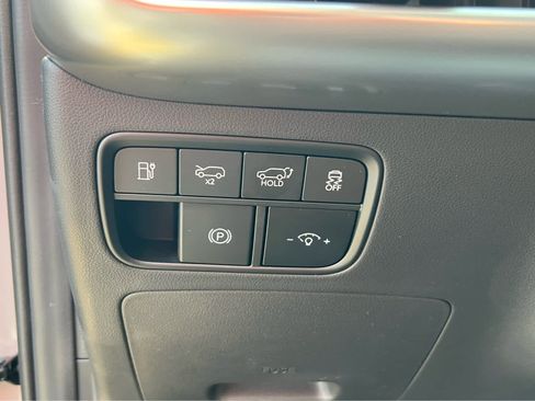 New 2026 Hyundai Ioniq 9 Limited AWD/4WD image 32