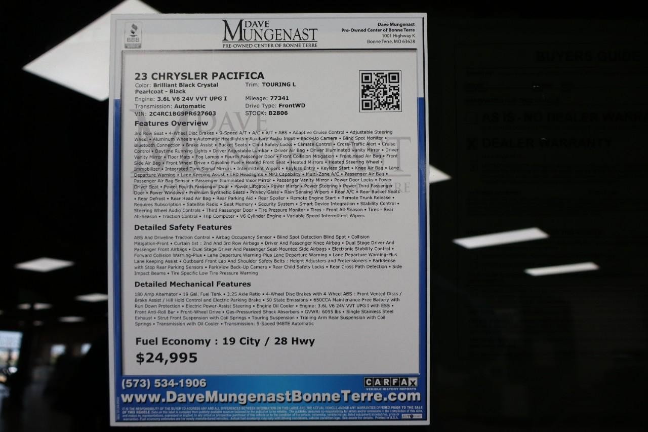 Used 2023 Chrysler Pacifica Touring-L FWD image 24