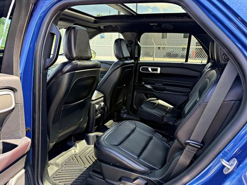 Used 2020 Ford Explorer XLT w/ Equipment Group 202A AWD/4WD image 21