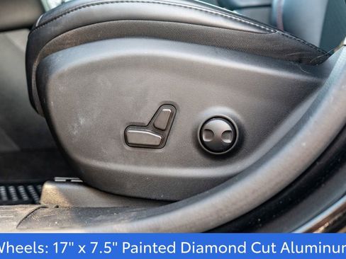 Used 2022 Jeep Cherokee Trailhawk image 16