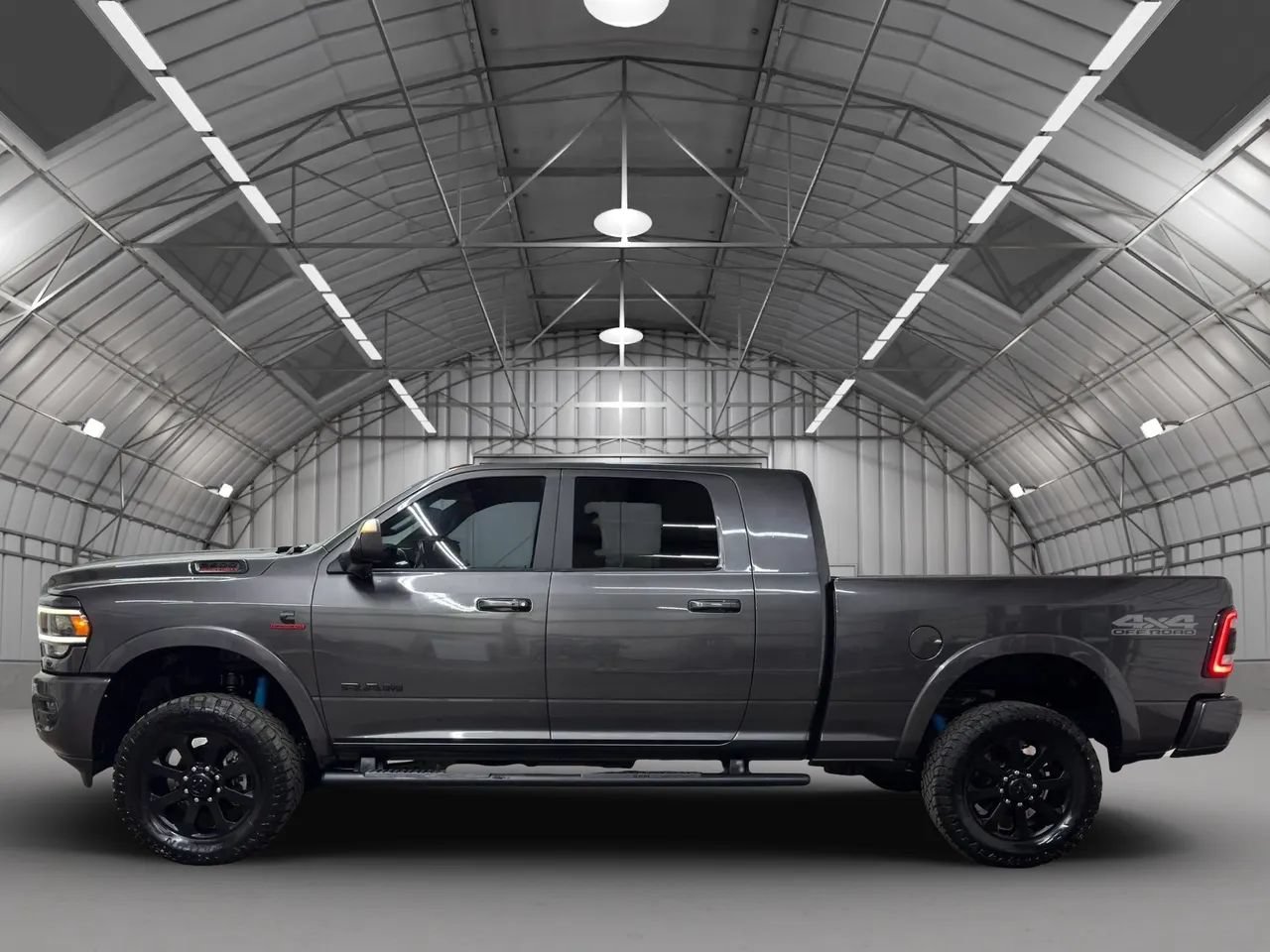 Used 2022 RAM 2500 Laramie w/ Night Edition AWD/4WD image 2