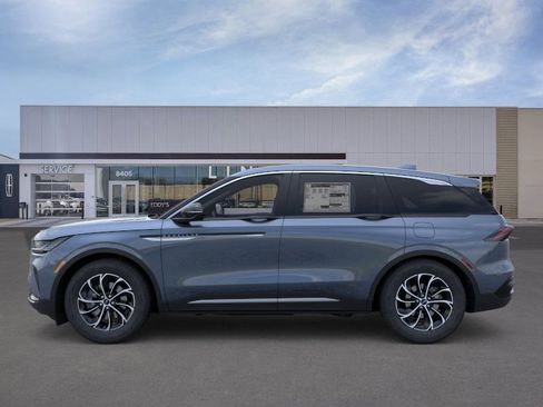 New 2026 Lincoln Nautilus Premier image 3