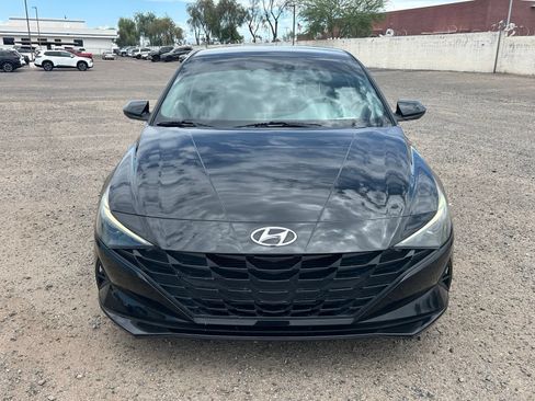 Used 2023 Hyundai Elantra SEL w/ Cargo Package FWD image 2