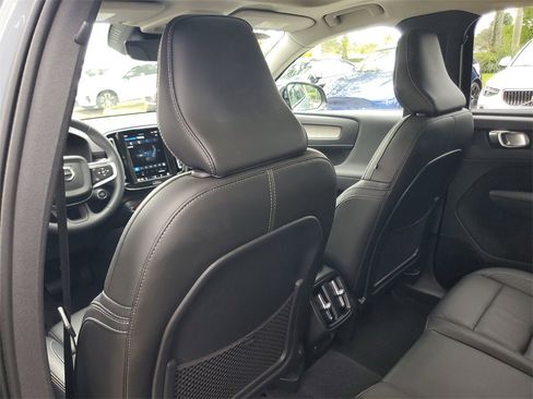 Certified 2023 Volvo XC40 B4 Ultimate w/ Protection Package Premier image 12