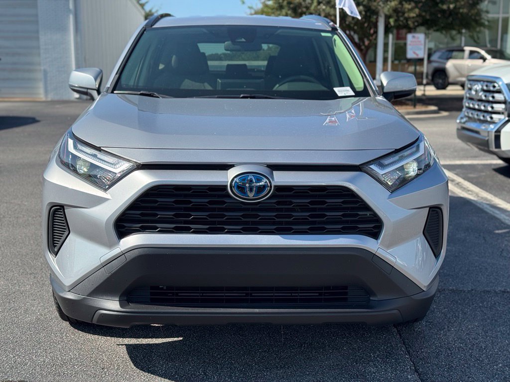 Used 2024 Toyota RAV4 XLE AWD/4WD image 4