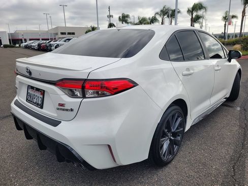 Used 2024 Toyota Corolla SE w/ SE Package FWD image 4