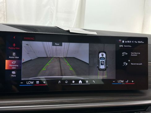 Used 2026 BMW X5 xDrive50e w/ Premium Package image 18