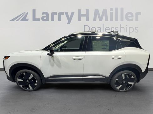 New 2026 Nissan Kicks SR FWD image 2