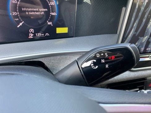 New 2025 Volkswagen Tiguan S image 32