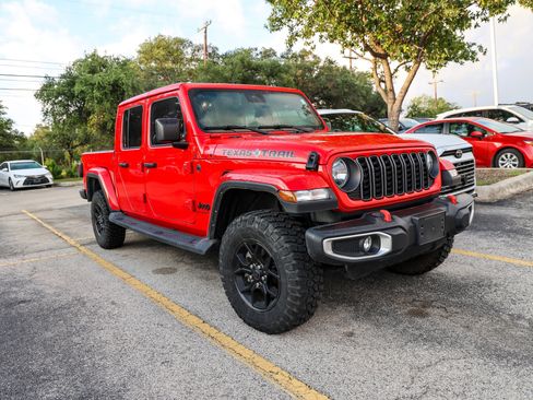 Used 2024 Jeep Gladiator Sport AWD/4WD image 6