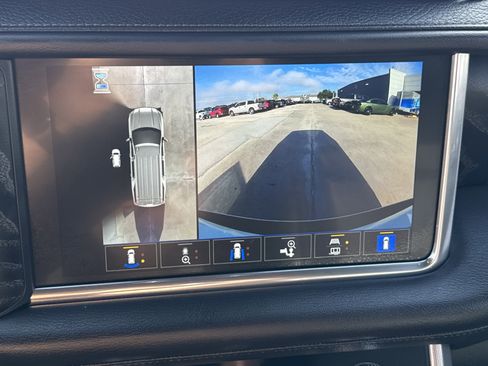 Used 2024 GMC Yukon XL Denali image 19