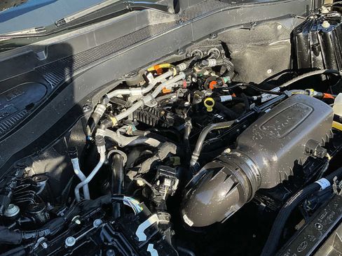 Used 2022 Ford Explorer XLT image 54