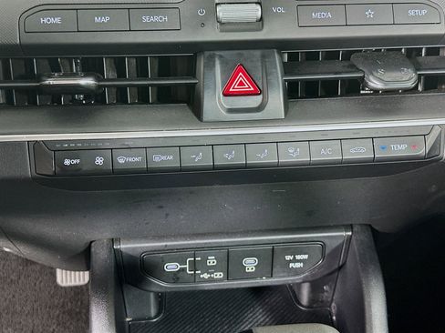 Used 2025 Kia K4 LXS image 23