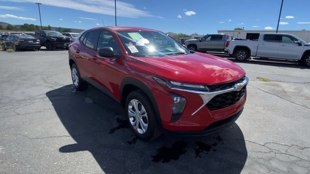 Certified 2026 Chevrolet Trax LS FWD image 2
